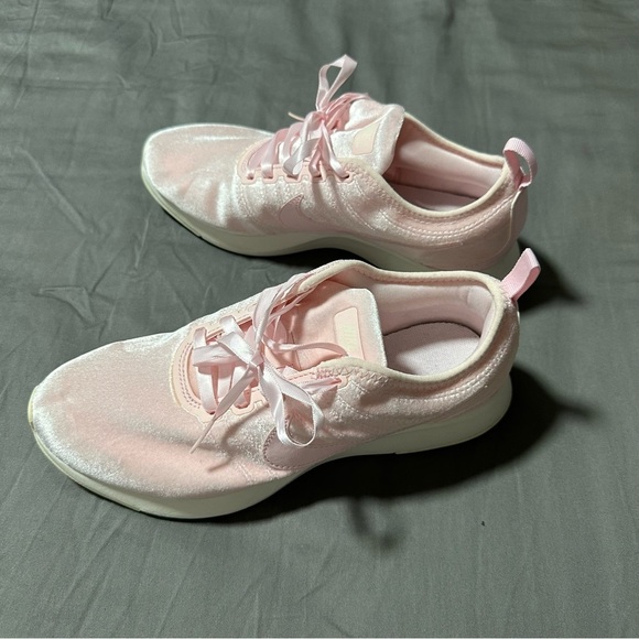 Nike Dual Tone Racer | Arctic Pink - Picture 1 of 13